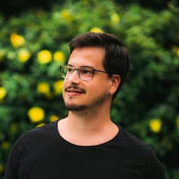 Lucas Gauzzi headshot